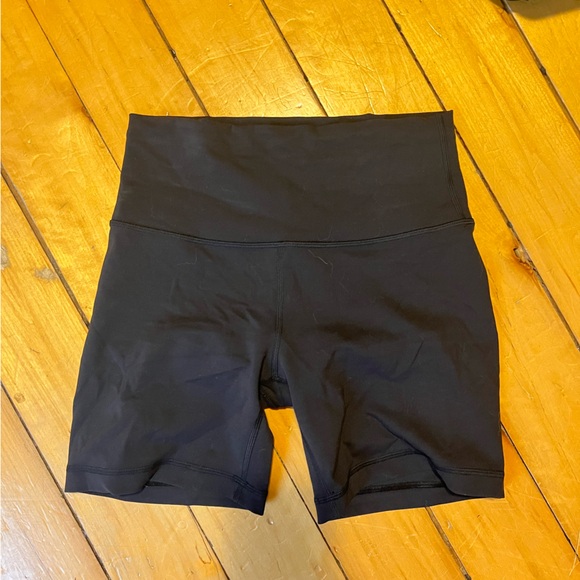 Wunder Train High-Rise Short 6" - Picture 2 of 2